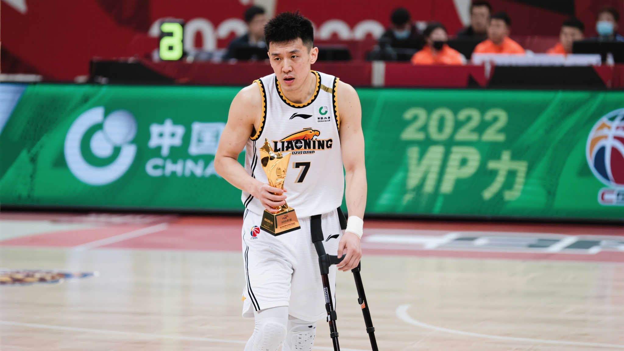 不得不提，小丁近年来可谓历经波折。从荣膺CBA常规