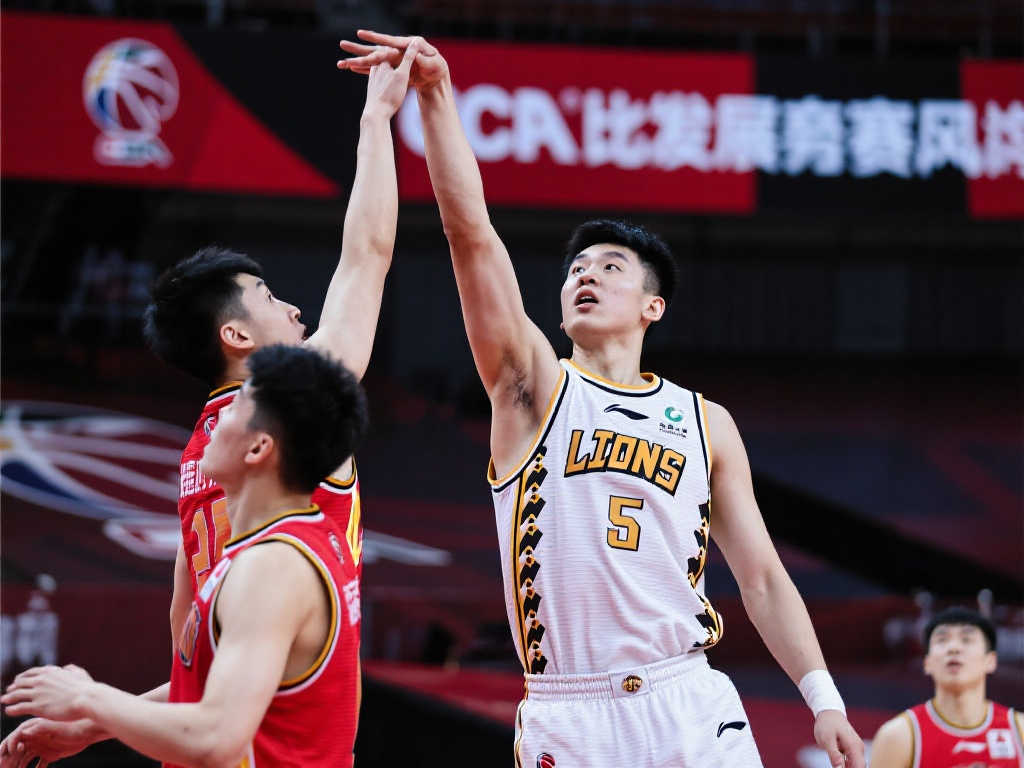 CBA常规赛火热进行中,新晋球星表现亮眼 CBA常规赛火热进行中,新晋球星表现亮眼